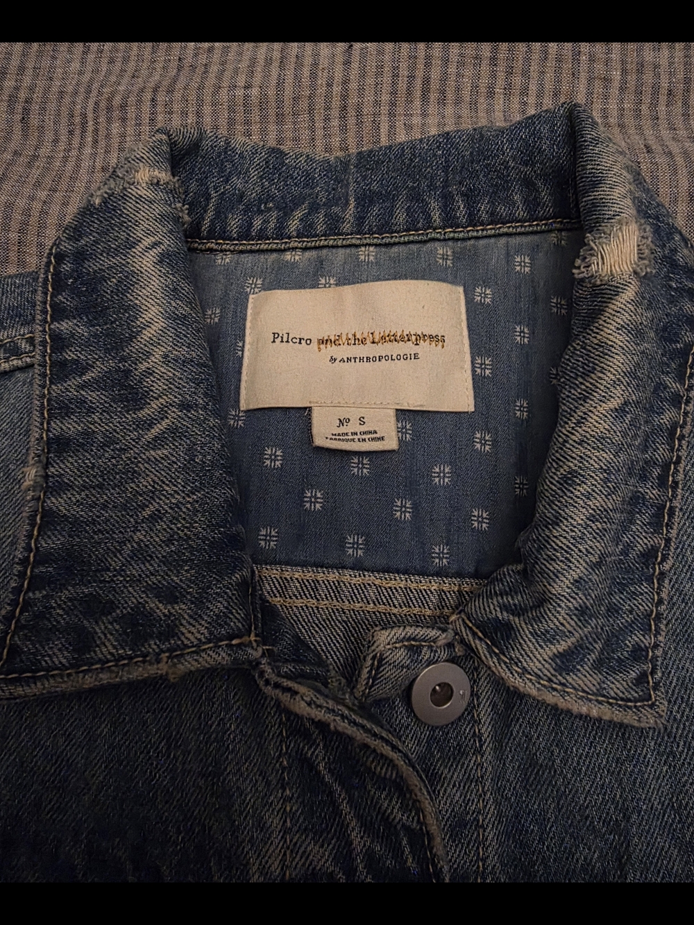 Anthropologie Pilcro Faded Distressed Blue Denim Trucker Jean Jacket Small - Picture 2 of 8